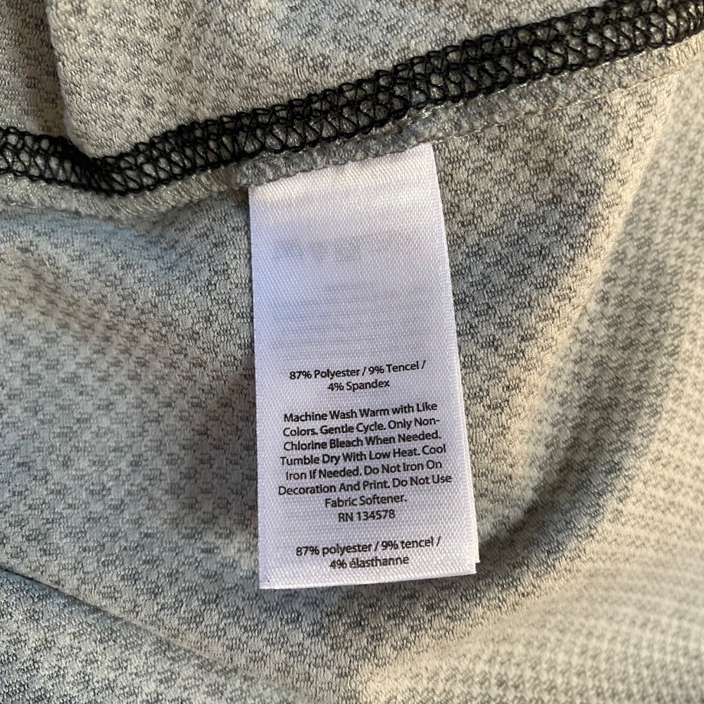 Vineyard Vines Long Sleeve Whale Performance Hoodie - Picture 10 of 10